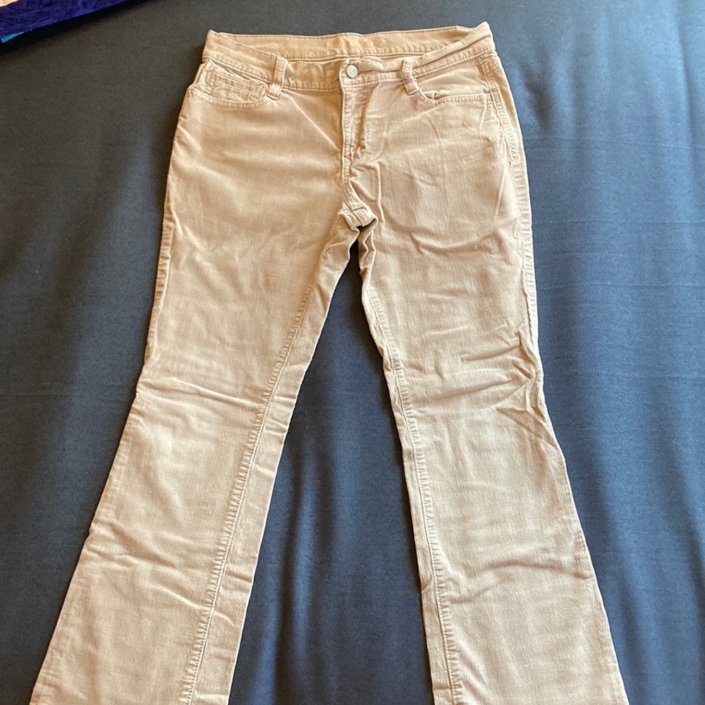 Woman’s Old Navy Size 6 Short Sweetheart Corduroy Pants